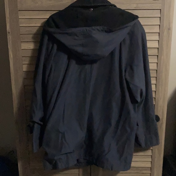 Izzy Sport - Women’s Vintage Coat - Picture 5 of 7